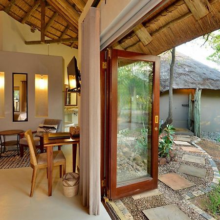 Tambuti Lodge Pilanesberg Exterior photo