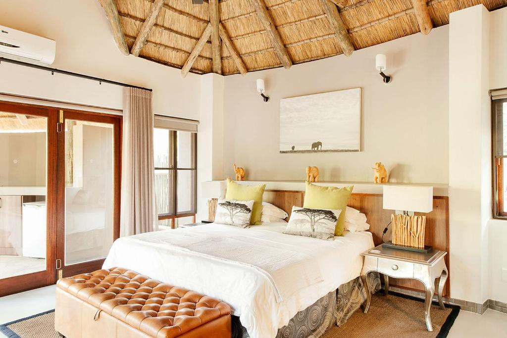 Tambuti Lodge Pilanesberg Exterior photo